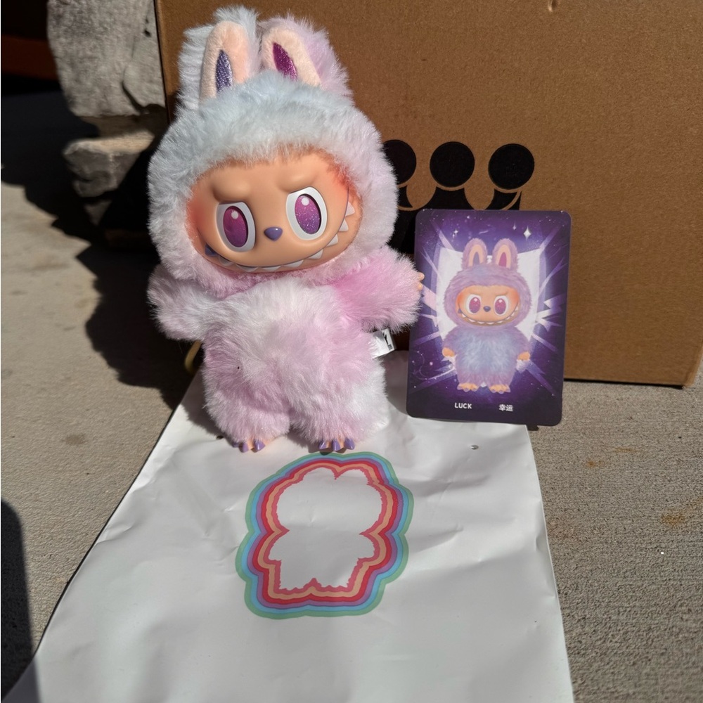 Authentic POPMART Labubu Big Into Energy Luck New In Box - Picture 3 of 5